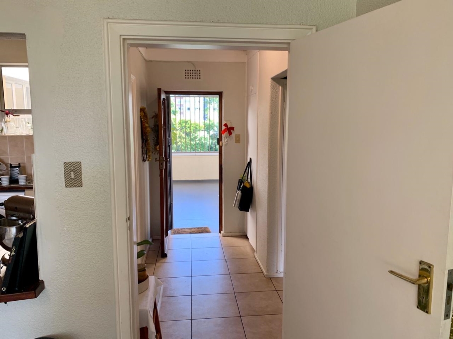 To Let 1 Bedroom Property for Rent in Rondebosch Village Western Cape